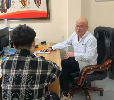 荆州市|男科医师高朋磊：守护男性健康，专业男科诊疗