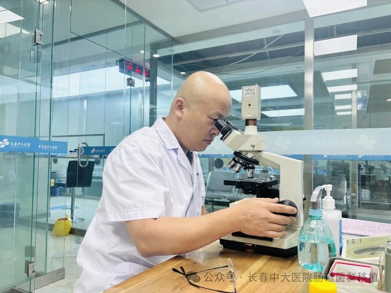 荆州市|高朋磊医师：左手男科临床，右手肠道菌群移植深入研究